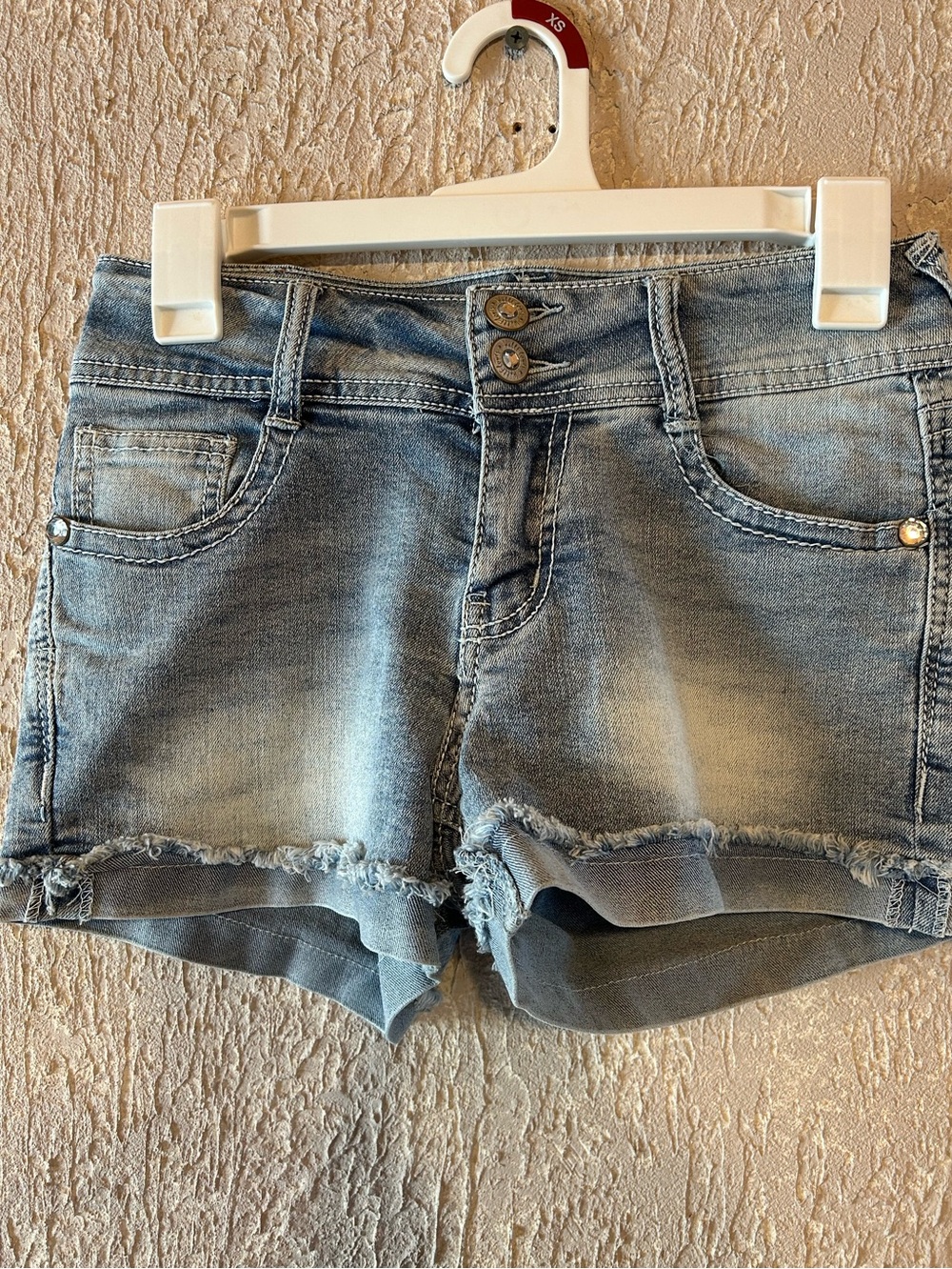 Wallflower The Luscious Curvy Fit Light Wash Denim Frayed Hem Women's Shorts